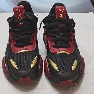 Puma woman's sneakers